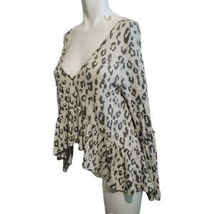 Altar'd State Medium Blouse Knit Top hi-low stretch animal print deep v-neck